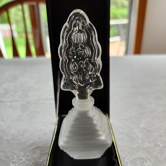 VINTAGE I. W. RICE & CO Crystal Glass Perfume Bottle - Never Used, In Box - Picture 4 of 9